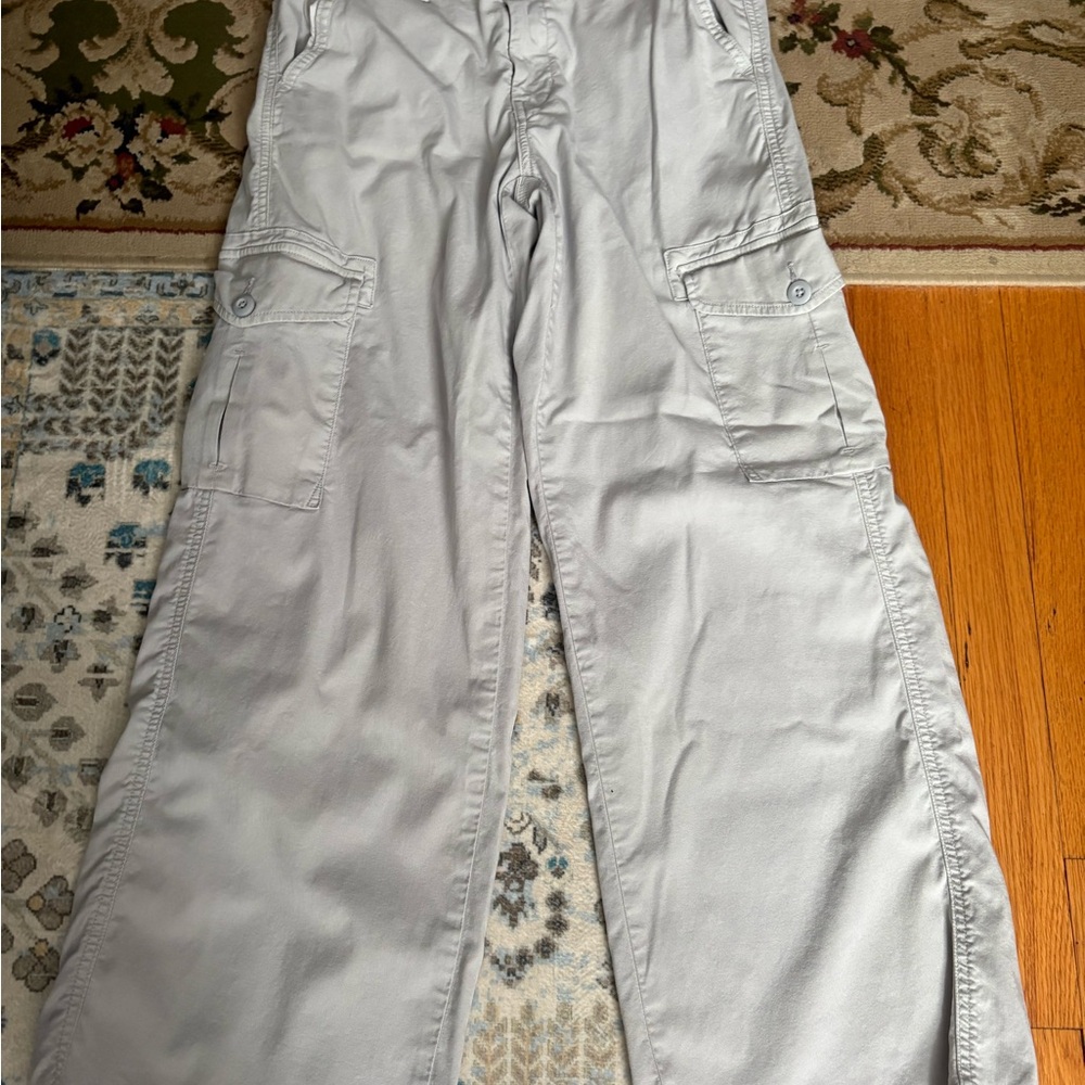 American Eagle Outfitters Light Gray Dreamy drape wide leg sz 4